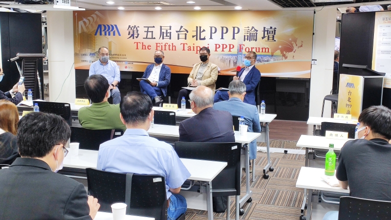 **研討座談    主持人：葉匡時 理事長    評論人：張璠 副理事長、吳盟分 董事長、李維峰 總經理